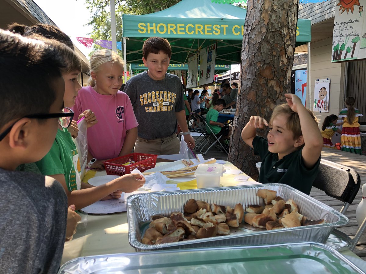 martin_rachel's tweet photo. Perfect day for @Shorecrest #LaFeriaLatina celebrating #LatinCulture congrats to the marvelous Ss of @EmiliJAllwood #CrossCulturalCompetency https://t.co/zcQxFlFacS