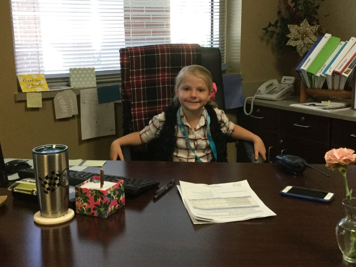 FrenchKISD's tweet photo. Principal Brooklyn is in charge at French today! She’s giving extra recess to everyone! #kleinisd https://t.co/a7aVcxvsZc