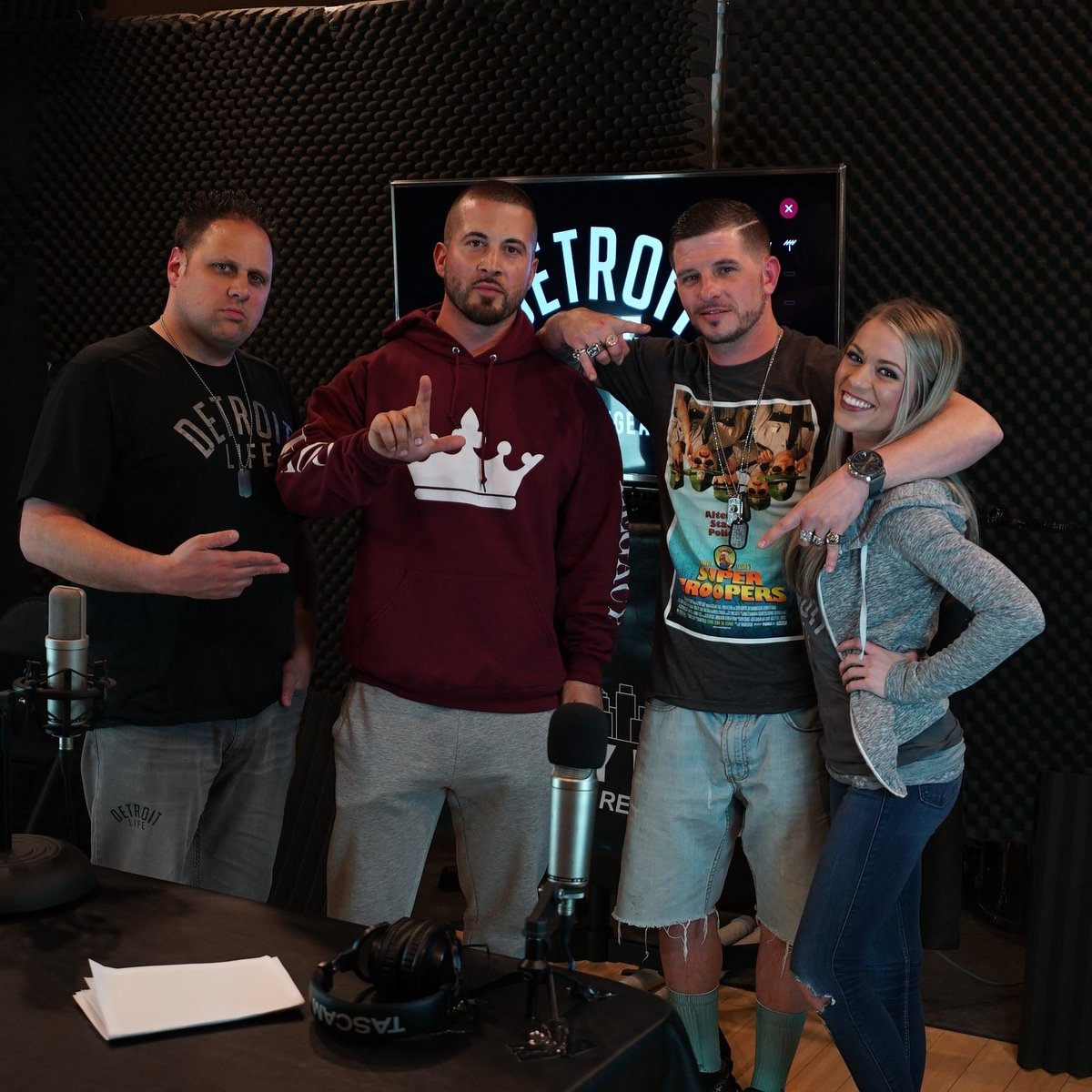 BasicMuzik's tweet image. @DetroitLifeLive interview with @CrackaLack and myself🤘🤘🤘 #Basic #basicmuzik #crackalackonthetrack #interview #detroitlife #detroitvseverybody