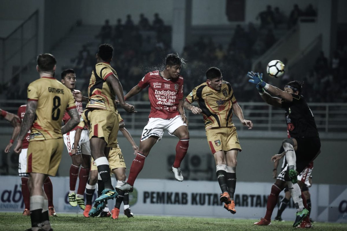 BaliUtd's tweet photo. FT : Mitra Kukar 3-1 Bali United 

Bali United mampu mencetak satu gol di babak kedua lewat gol Stefano Lilipaly. #GoJekLiga1 https://t.co/jSXtTxS1bG