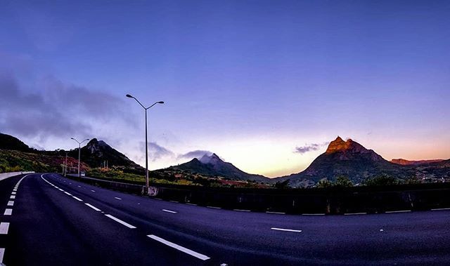 vic_tenn's tweet photo. Mon quotidien...
.
.
.
#igersmauritius #naturephoto #main_vision #landscape_captures #awesome_earthpix #natureaddict #sunrise #awesomeearth #nature_wizards #gottalove_a_ #allnatureshots #instanaturelover #earth_deluxe #urbex #streetshared #aov #weekly_feature #createexploret… https://t.co/X477UbRyVH
