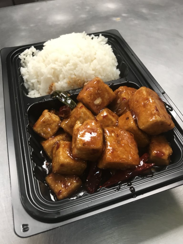 flamingwok's tweet photo. Try a General with Tofu!🌶 https://t.co/td1Y0I90L1