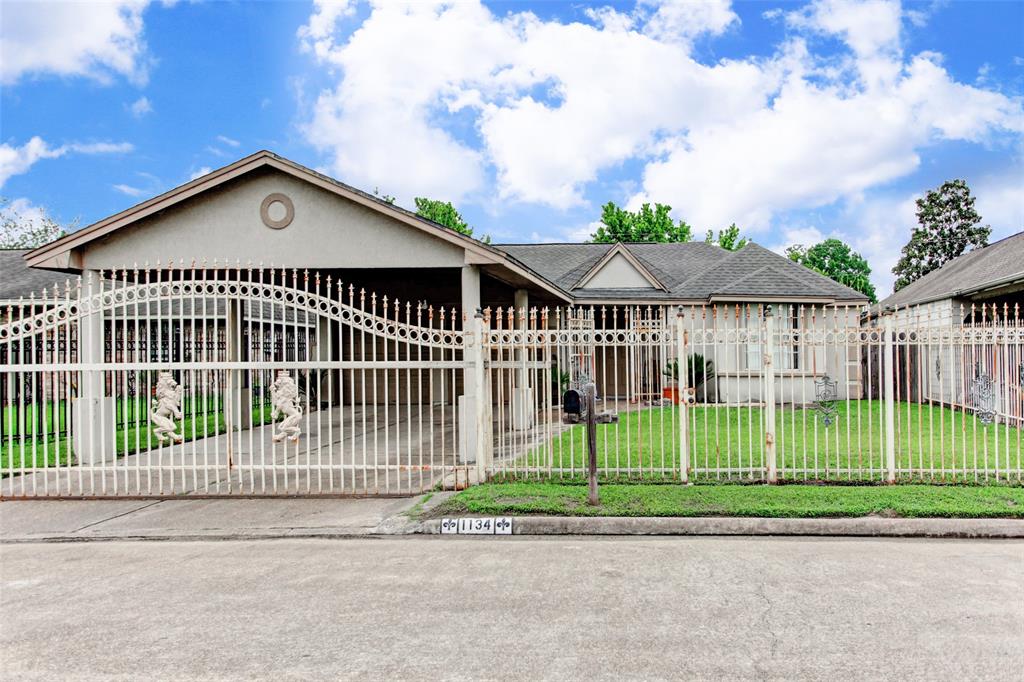 zig_zan's tweet image. Residential Home at Houston

HOME DID #NOT FLOOD CHARMING 1 #STORY HOME located in FALL-BROOK Fully gated #yard area #carport spacious #living room beautiful #kitchen &amp;amp; #POOL Easy access to both I-45 and Beltway 8

ping : (281)809-6017

 Visit: goo.gl/Nt3sf6