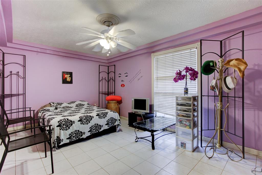 zig_zan's tweet image. Residential Home at Houston

HOME DID #NOT FLOOD CHARMING 1 #STORY HOME located in FALL-BROOK Fully gated #yard area #carport spacious #living room beautiful #kitchen &amp;amp; #POOL Easy access to both I-45 and Beltway 8

ping : (281)809-6017

 Visit: goo.gl/Nt3sf6