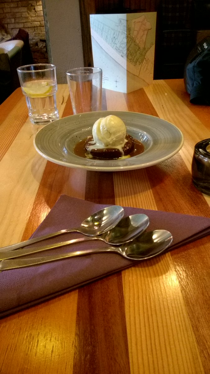 Nephertiti1999's tweet image. ...and for dessert ...