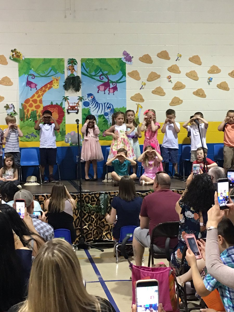 FSDVikings's tweet photo. We’re so all about learning and this is what we know!!!  #pre-k and k celebration https://t.co/klTUiNUEZW