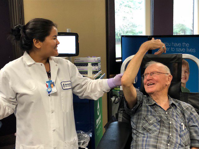 MemorialBldCtrs's tweet photo. Congratulations to the #Northfield Senior Center, YOU are our blood drive of the week! The Center began holding blood drives in 2012, and since then has held 37 drives and collected more than 1,000 donations! #ThankYou #SaveLives #FerCute https://t.co/IF8nVzwYFn