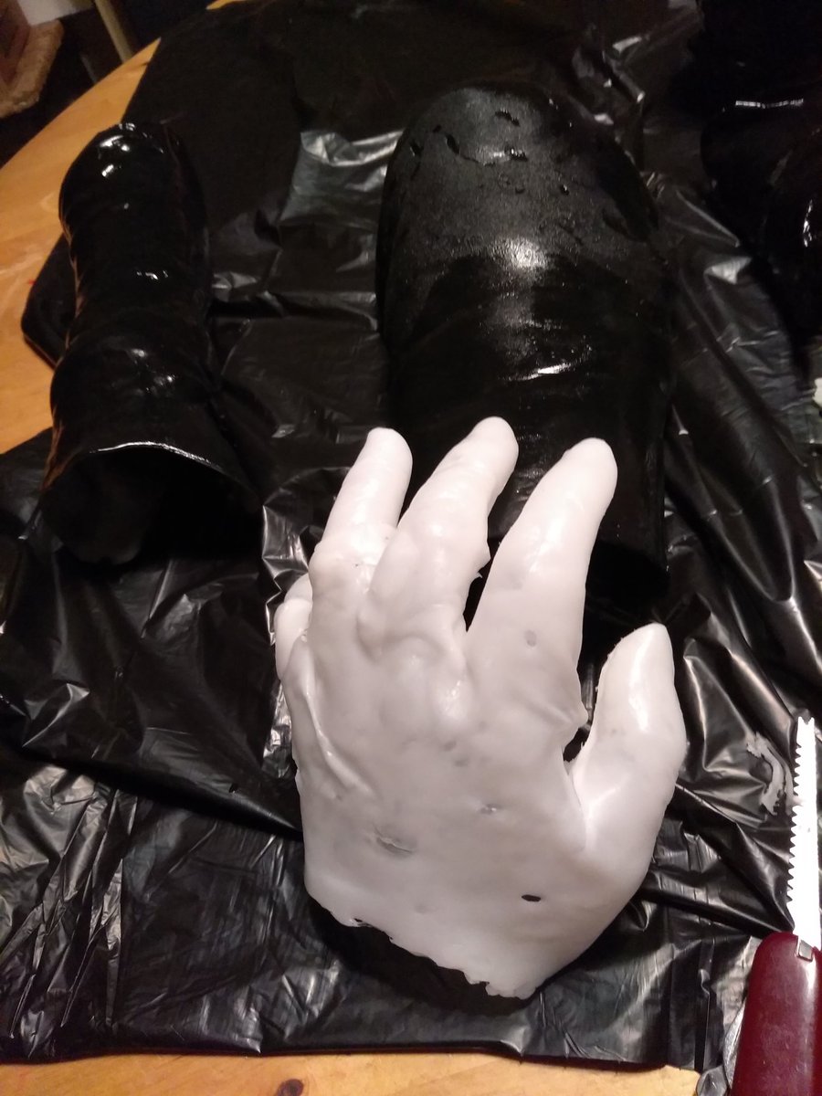 shdgraphics's tweet photo. Finding new and creative ways to use @InstaMorph plastic. Rolled thin enough to mold a #WinterSoldier #cosplay arm and hand for @WizardWorld #Philadelphia for the girl child. https://t.co/of7IMvuNBi