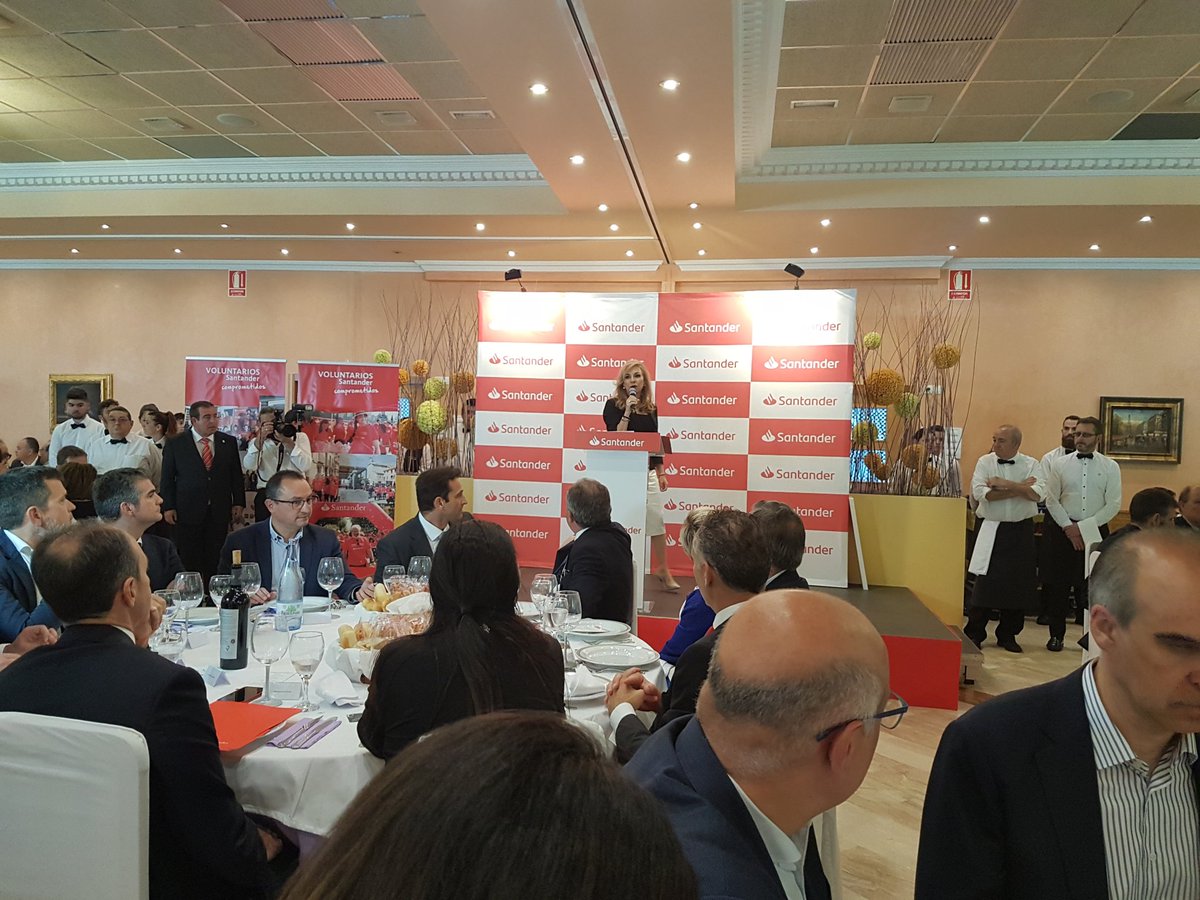 Area9VegaAlta's tweet photo. Comida #solidaria a beneficio de entidades de integración social de #Cieza #Abaran y #Blanca #Ascopas #Afame más de 600 asistentes. #solidaridad #integracionsocial con apoyo de @santander_es https://t.co/QL0BLt5jAi