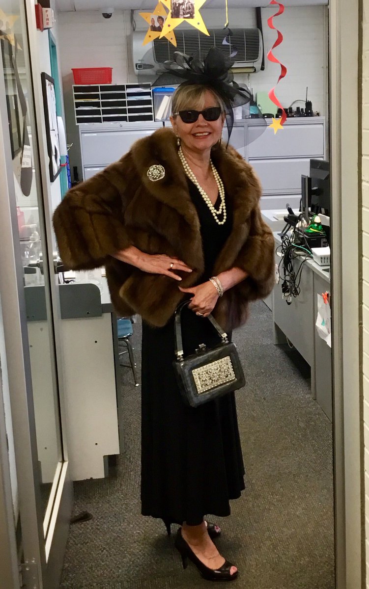 debbyarseneau's tweet photo. The Stars are out at Park School!!  Hollywood Teacher Appreciation week:)) @ParkSchool135 @OSD135 #teachersarestars https://t.co/k8kimQryO6
