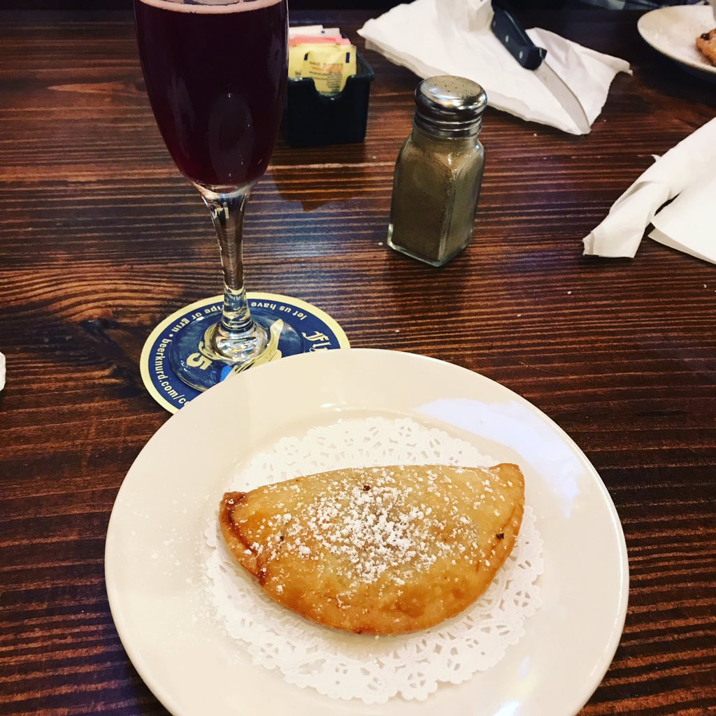 Dinner at <a href="/FlyingSaucerMem/">Flying Saucer Mem</a> 👌🏻