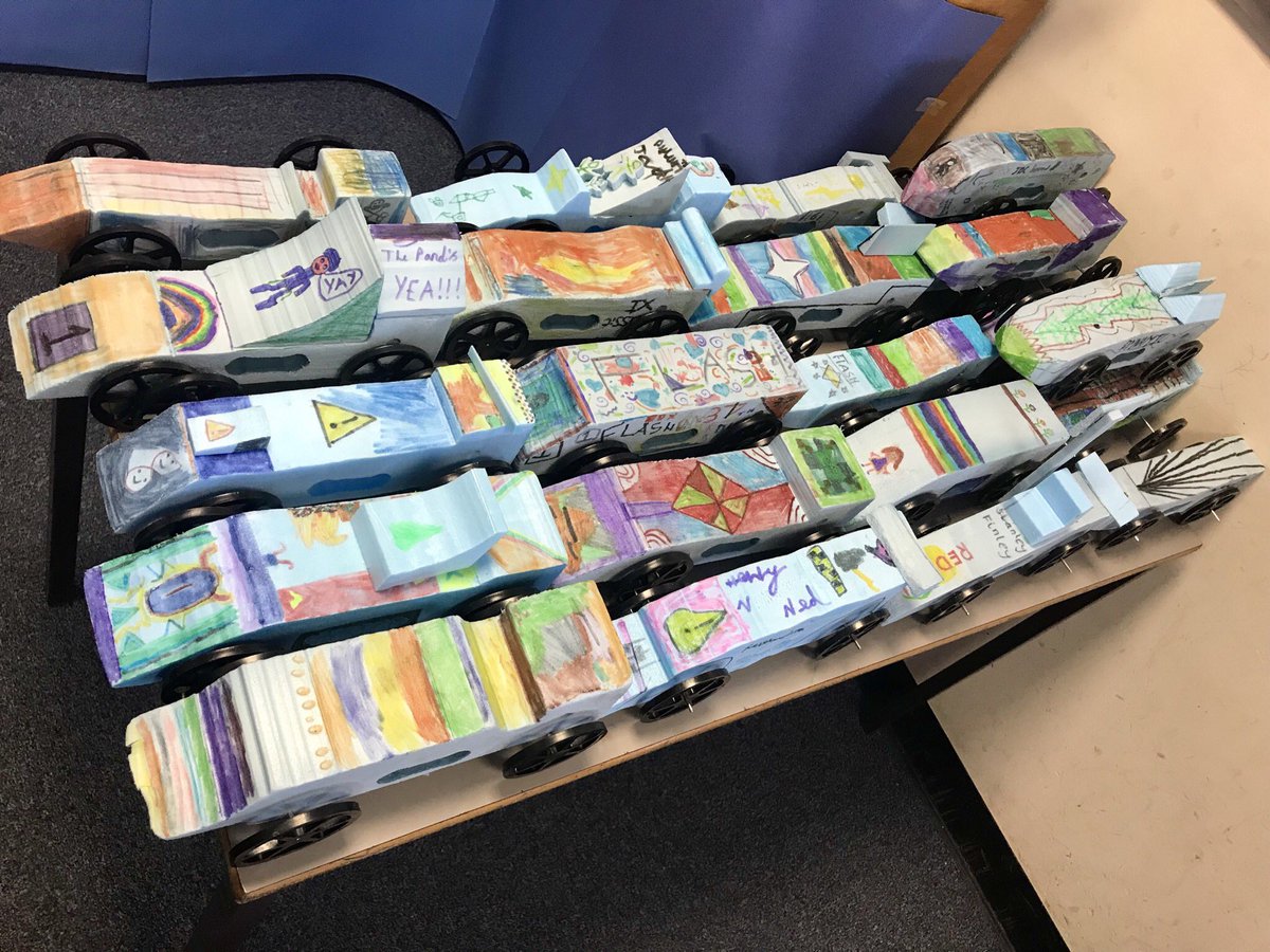 grantbowden1's tweet photo. The #RRStem team has spent a spectacular afternoon with the children of @HAJschool designing their @BLOODHOUND_Edu Rocket cars! 🚀🏎 Great work all round #1000mph #BLOODHOUND #inspiringfutureengineers #engineeringmasterclass @RollsRoyce @BLOODHOUND_SSC https://t.co/zjrxjfkeuc