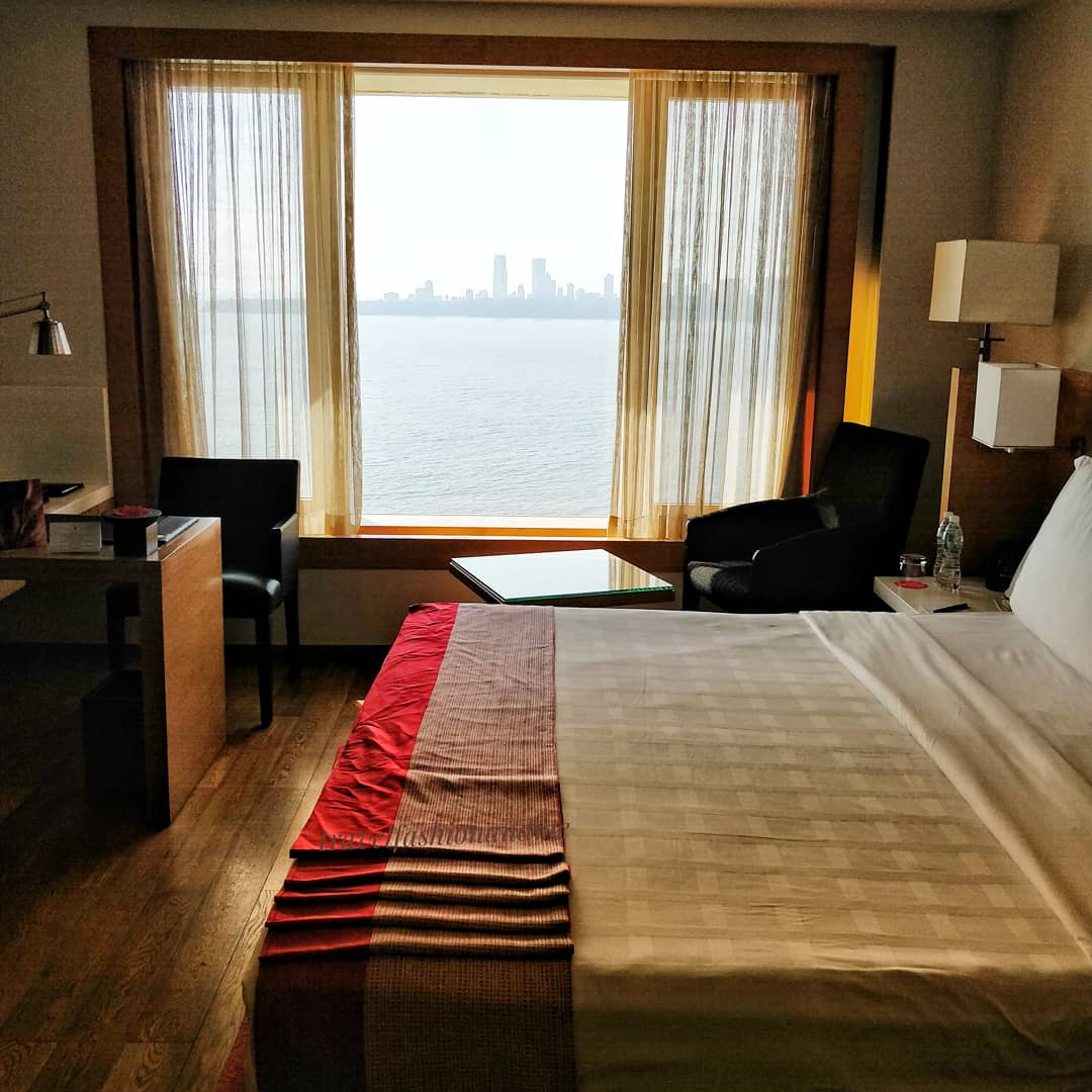 travelfashion_m's tweet photo. Spending my weekend at luxury property @TridentMumbai ๐ #Solo #littlestoriesofmylife #luxurylifestyle #luxuryroom #luxurytravel #passionpasport #luxuryhotels #seekthesimplicity #girlsvsglobe #exploremore #flashesoflight #travelfashionandme #hotelroom https://t.co/8wha0lpNj0