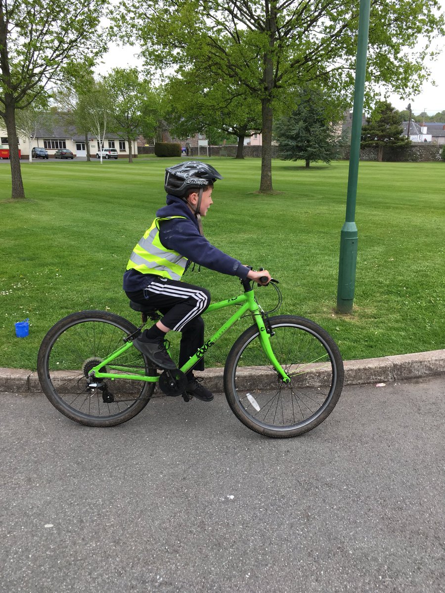 StNicks_CCB's tweet image. Great job Year 6! Cycle safety sessions going very well under Mrs Gardener’s expert eye! #stoplookandlisten @SustransCymru