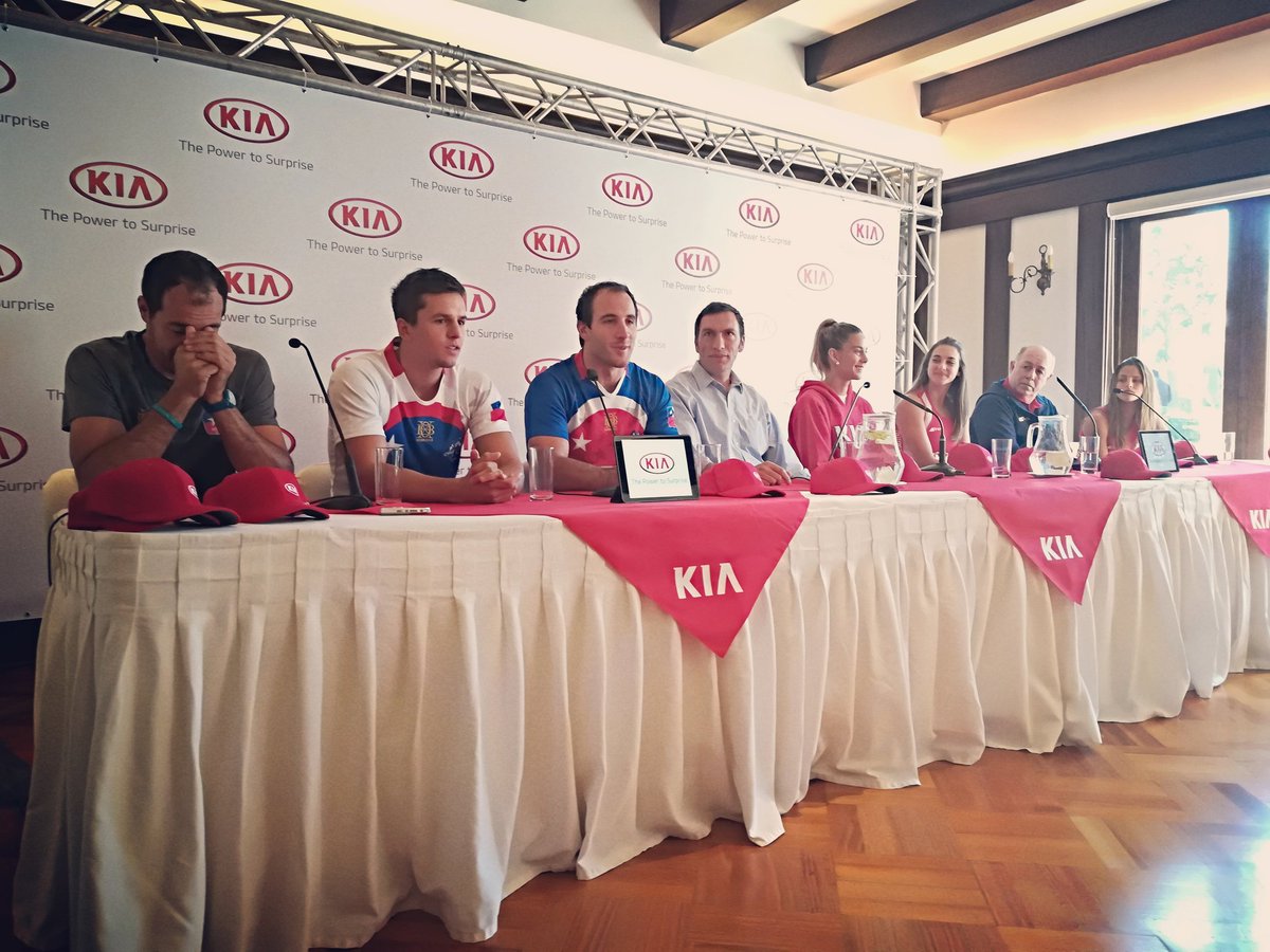 Kia_Chile's tweet photo. #Kia con los mejores de Chile en la previa de #odesur2018 en Cochabamba @chilerugby1 @isiijimenez @HockeyChileDam #KiaNiroCóndores #VamosIsi #KiaConLasDiablas https://t.co/mfSCwsemLF