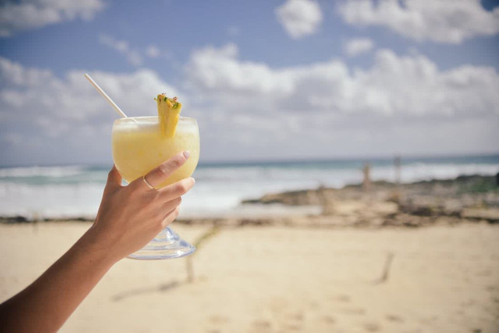How many days is it until you'll be sipping cocktails on the beach?