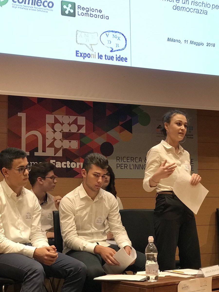 Arringhe_3c's tweet photo. Il nostro capitano @maria_baccino da il via alla gara!!! @Exponiletueidee https://t.co/nlUk4pzk96
