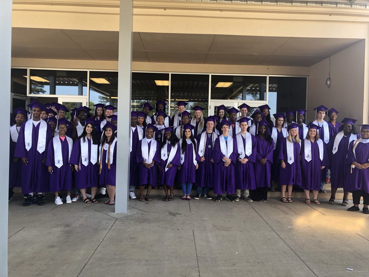 ironman_strong's tweet photo. Thank you Holt Elementary for welcoming our graduates! https://t.co/0DfFAoXRHg