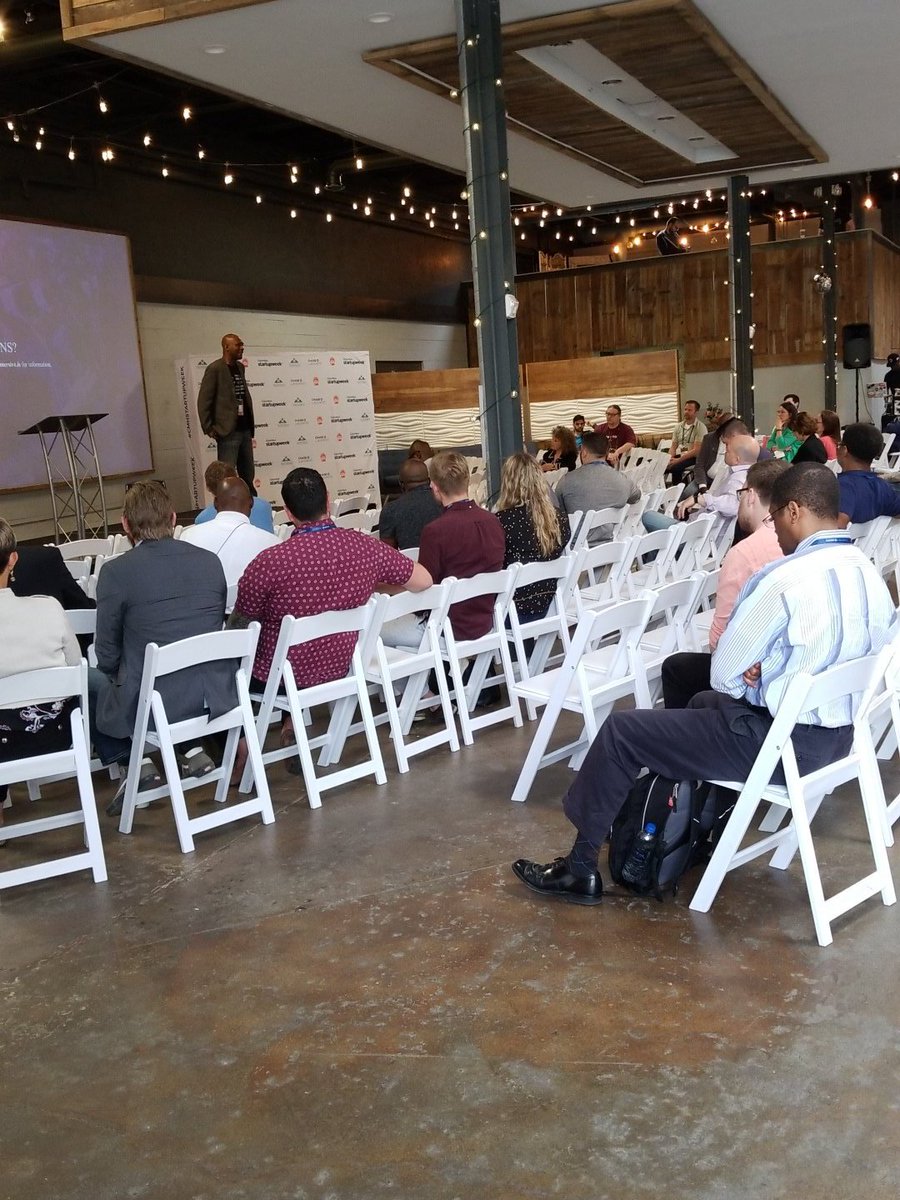 RADIORANDY's tweet photo. Getting ready to moderate @ZachRuben @PrimeSocial
For @cmhstartupweek
Radio guy talking to Promoter guy
#cmhstartupweek18
#cmhstartupweek
#chasebasecamp https://t.co/tdcBVwJ9O6