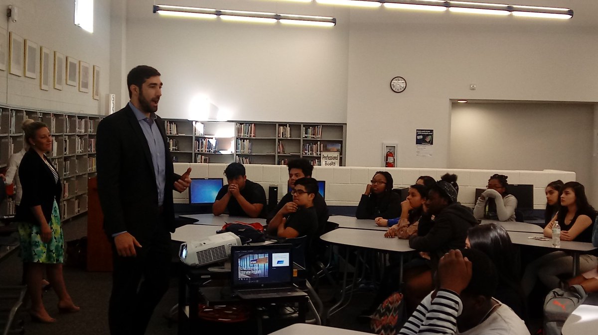 dant_harris's tweet photo. @DurhamPublicSch @HillsideHS Business &amp; Finance Academy students visit w/staff from @KPMG_US to learn about interviewing skills &amp; KPMG's internship program for high school students. Thank you Aleksandra, David, Oksana &amp; P. Ross for helping our students become more career ready! https://t.co/t0gZlfdKMt
