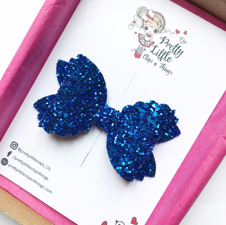 FloExpressions's tweet photo. ✏️ School Days ✏️ 

Make Sure Your Little Lady Sparkle At School With Gorgeous Handmade Hair Accessories From Pretty Little Clips ❤️

https://t.co/arKTu33C7a #Handmade #friday #gifts #SchoolDays #smallbiz https://t.co/LvRzdkdoj1