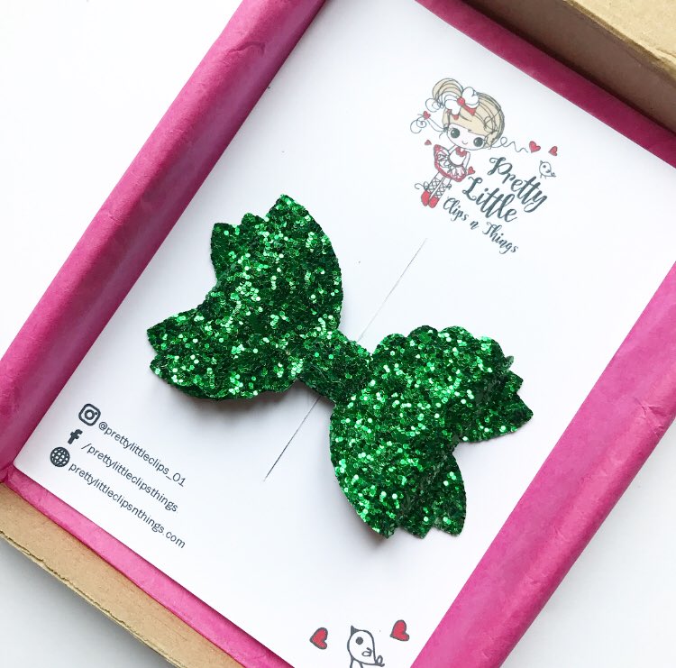 FloExpressions's tweet photo. ✏️ School Days ✏️ 

Make Sure Your Little Lady Sparkle At School With Gorgeous Handmade Hair Accessories From Pretty Little Clips ❤️

https://t.co/arKTu33C7a #Handmade #friday #gifts #SchoolDays #smallbiz https://t.co/LvRzdkdoj1