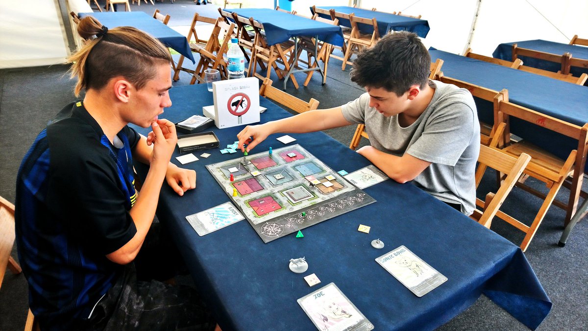 #revoluciónperruna en @Feria_jXj