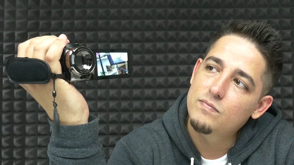Unbox_Junkie's tweet photo. New Video - Is This $89 Camcorder Worth It?
↪https://t.co/QbUZzU93nJ↩

#amazon #HAMSWAN #camcorder #camera #technology #youtube #video #gadgets #inventions #unbox #unboxing #unboxjunkie #junkies #products #things https://t.co/3W2lpOF1Hs