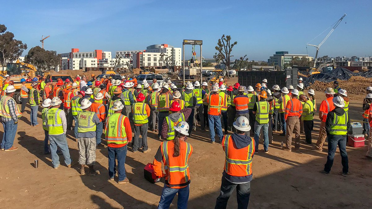HenselPhelps's tweet photo. It's a beautiful morning for an all-hands #safety meeting at @UCSanDiego. @UCSDnews @SafetyWeek_2018 #OneMesa #socalhenselphelps #checkconnectcommit #safetyweek2018 https://t.co/ve3sMGkbfz