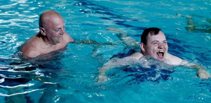 SalfordLeisure's tweet image. Did you know that we offer specially designed #swimming sessions for those with special needs? Join us this evening at Irlam &amp;amp; Cadishead Leisure Centre from 7-8pm every Friday &amp;amp; have a splashing time with floats, toys &amp;amp; mats! £2 per person ow.ly/G6q830jW5bd #swimability