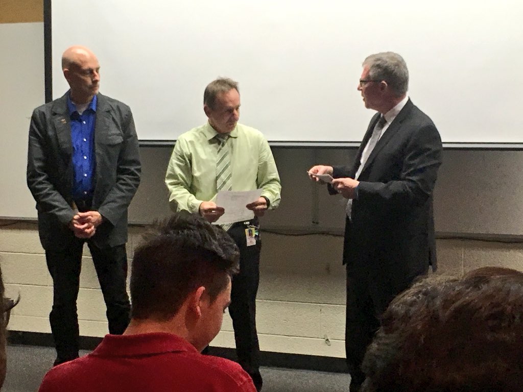 MsGodkin's tweet image. @chriswoodcroft reinforced that student safety is our number 1 priority @ResCSS @WSIB relies on young people to spread the message in work place safety #practicesafework congrats to Brennan Windsor on his first place entry in the “It’s your job” video contest @richardsloos