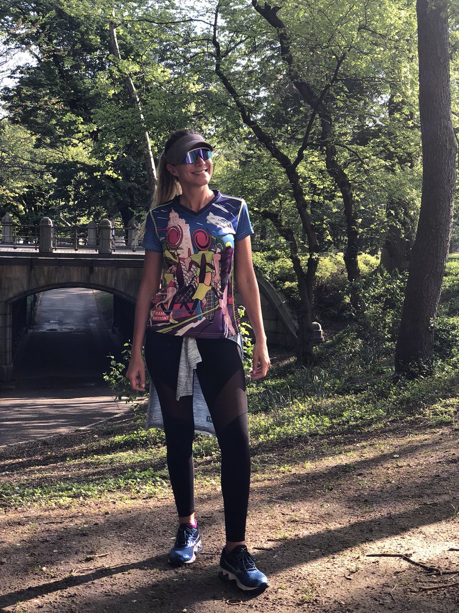Luisianarios's tweet photo. Amameci corriendo en el Central Park probando mis nuevas camisas de @IntratecApparel !! 💪🏻🏃🏼♀️ #triathlontraining #marathontraining #triathlon #marathon #triatlon #maraton #WHactionhero #triatlon #teamintratec https://t.co/3wRQ0ZGXhj