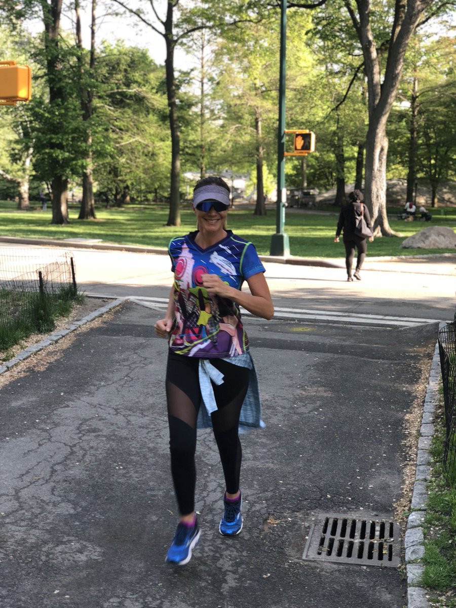 Luisianarios's tweet photo. Amameci corriendo en el Central Park probando mis nuevas camisas de @IntratecApparel !! 💪🏻🏃🏼♀️ #triathlontraining #marathontraining #triathlon #marathon #triatlon #maraton #WHactionhero #triatlon #teamintratec https://t.co/3wRQ0ZGXhj