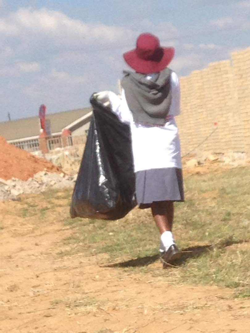 enthusemag's tweet photo. Imagine how clean and safe our lovely country would be if we have more philanthropical companies like @ppczimbabwe . Thanks PPC, your work can't go unnoticed. #StrengthInSafety #StrengthBeyondTheBag #ENTHUSE https://t.co/nIgl6Dz1Ly