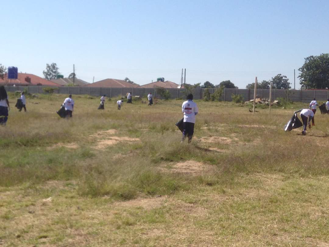 enthusemag's tweet photo. Imagine how clean and safe our lovely country would be if we have more philanthropical companies like @ppczimbabwe . Thanks PPC, your work can't go unnoticed. #StrengthInSafety #StrengthBeyondTheBag #ENTHUSE https://t.co/nIgl6Dz1Ly