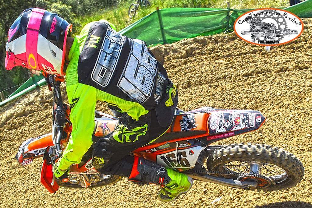 TeaMXReina's tweet photo. A por la siguiente prueba del Nacional de MX. Alhama de Murcia
#mx2018 #nacionalmx2018 #rfme2018 #GASSS166 #TeaMXReina #mxnonstop https://t.co/fjvroMXSnW