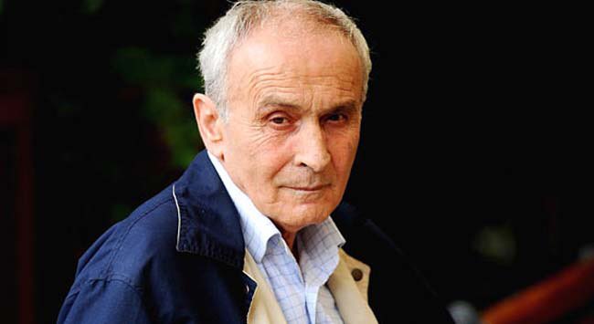 Mehmet Niyazi Özdemir vefat etti...

Tarihçiydi,
Tarihi okunabilir hale getirmeye çalıştı...
Tarih şuurumuz eksik kalmasın diye bir ömür gayret etti...
Ve bir çok düşünce insanı gibi;
Sessizce ayrıldı aramızdan...

Allah rahmet eylesin...