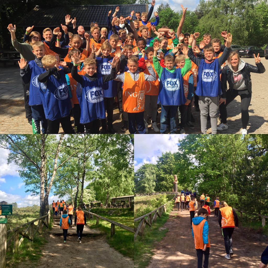 RvanHarselaar's tweet photo. Dag 3 Jeugdkamp @VVZwammerdam de kids en crew doen de groetjes aan het thuisfront. We vermaken ons prima #bosspel #levendstratego #pingelschieten #bbq-en #casinoavond #veelplezier #meerdaneenvereniging https://t.co/ha5JnWJp97