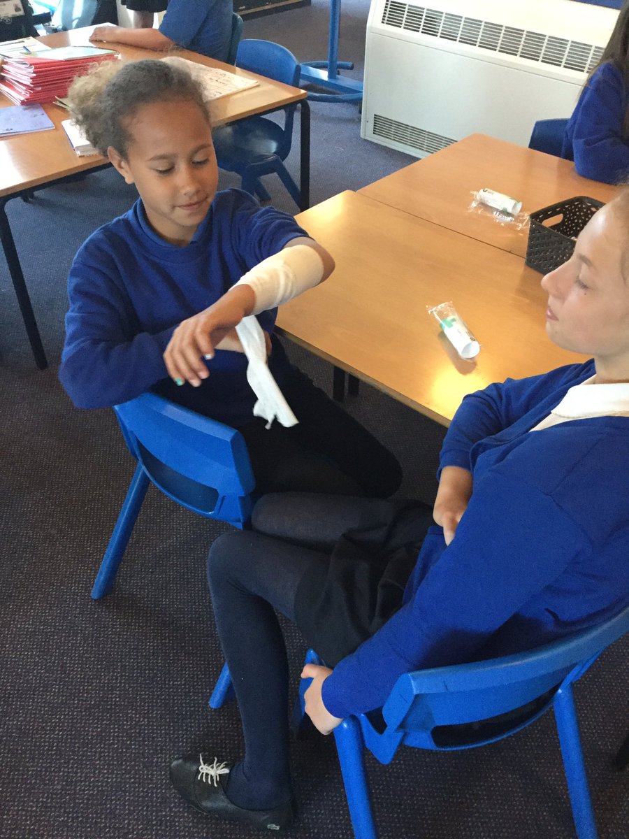 Y5OliveClass's tweet photo. Bandage dressing https://t.co/LF1jtIpRSZ