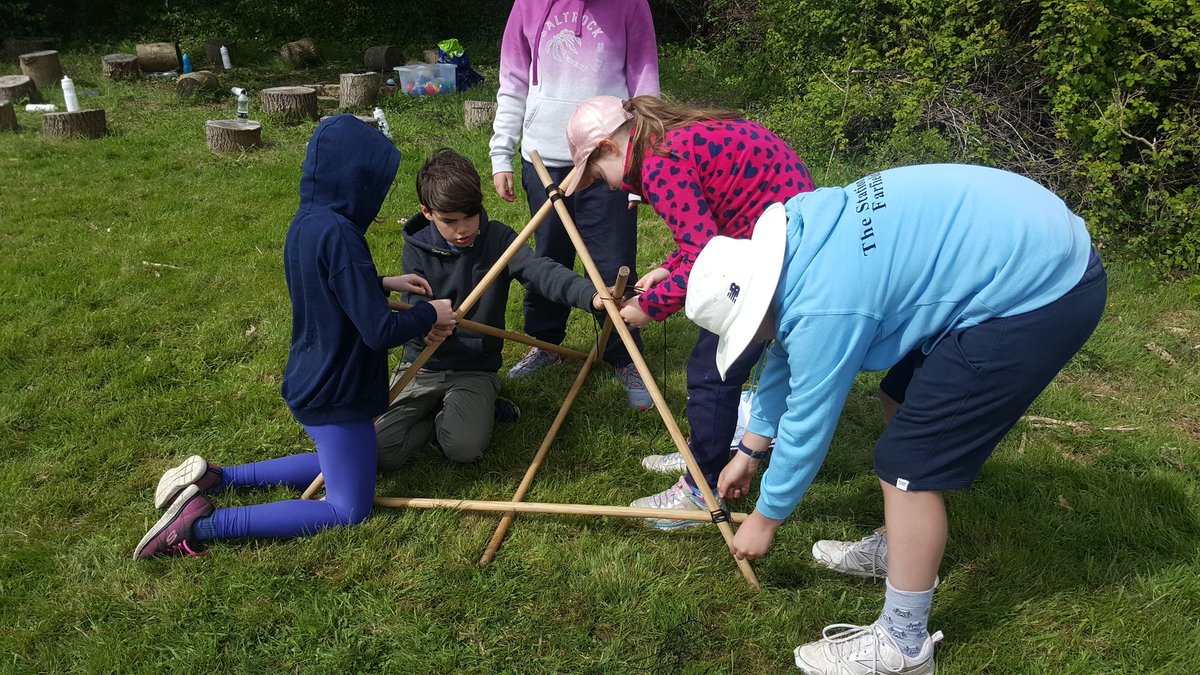 Clare_FJ's tweet photo. Lots of fun building ballistas...@winterfoldhs @daldred007 https://t.co/abnx42yt3Y