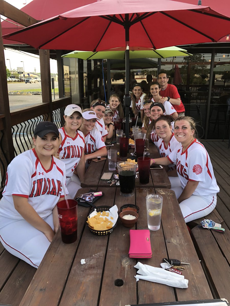 AmyD5's tweet photo. Yesterday the Lady Indians finished the regular season #1 in the district. They went undefeated in the Tri Rivers District. Outstanding job ladies! We host the first round of the district tournament on Tuesday at 4:30. #letsgobigred #shsindianpride #scpsva https://t.co/s7NAnXwDuH