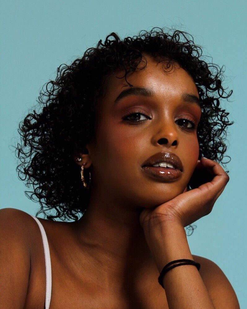 SUNFLOWAYZ's tweet photo. ~ I shot this 🤸🏽‍♀️✨ #lilangelface https://t.co/VQaFns4zHQ