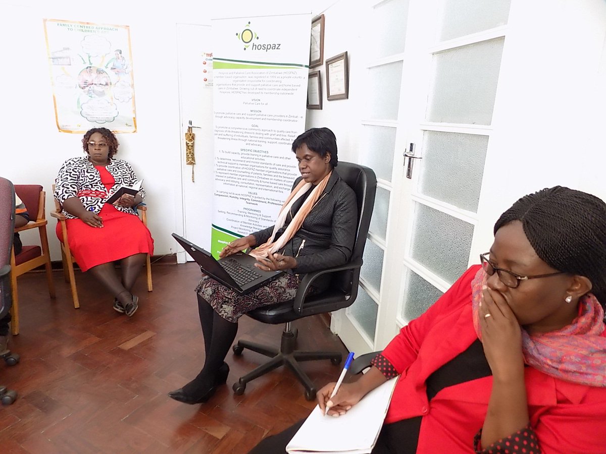 hospaz's tweet photo. Palliative care is a comprehensive approach which focuses on a person holistically, besides the physical, e emotional, spiritual n psychological r catered for #HOSPAZ delivering a presentation on #PalliativeCare to #BinduraUniversity 4th year Nursing Science students @MoHCCZim https://t.co/JnTbUaeVWS