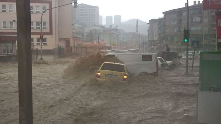 Meteoroloji: Ankara'da 13.00-16.00 arası yoğun sağanak yağış olacak.

inceklife.net/meteorolojiden…

#ankara #sel #uyarısı #meteoroloji #sağanak #yağış #AnnemDerki #GencsenYaparsın  <a href="/ankarabbld/">Ankara Büyükşehir</a>