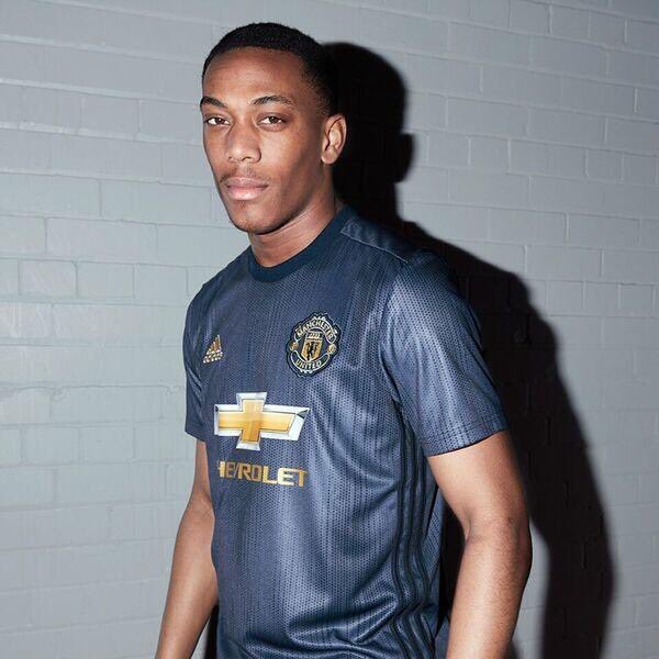 ManUtdPatrons's tweet photo. What do we think of the third kit Reds? I’m pissed off... seems no longer the 2nd kit becomes the third kit. Means now every year we have 3 new kits.. worrying times. Also interesting Martial is wearing it... #mufc #redarmy #mufcfamily #RedDevils #manutd @adidasfootball @ManUtd https://t.co/XRqTbFAClk