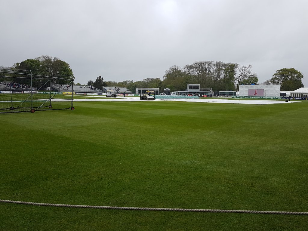 claphamincc's tweet photo. Not looking good in #malahide https://t.co/6MNNSsvwtU