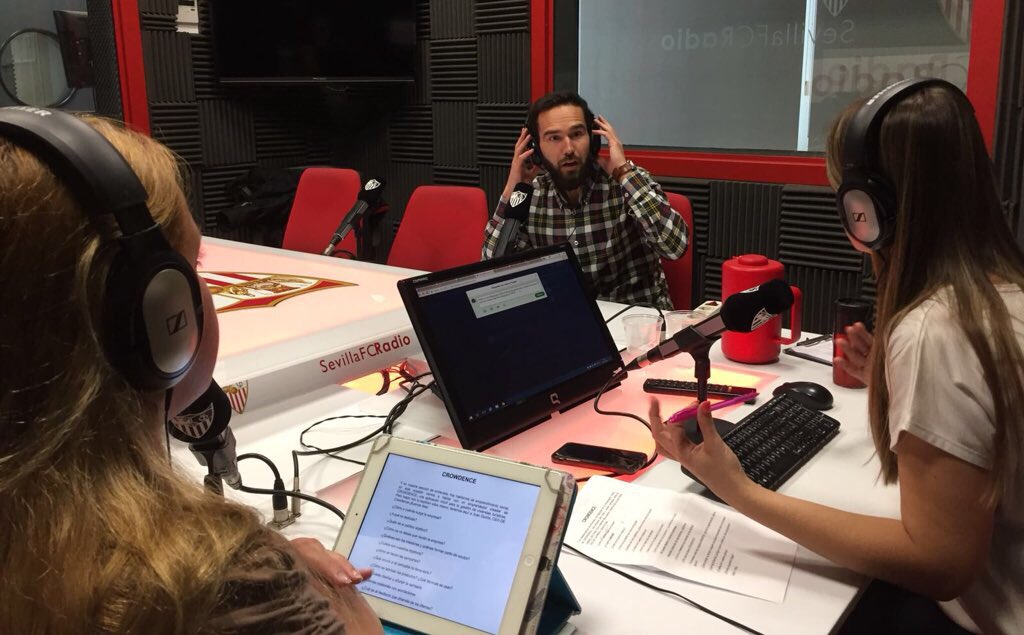 Hablamos con <a href="/jquiroscar/">Juan Quirós Carmona</a> #CEO de <a href="/crowdence/">Crowdence</a> para crear y vender #camisetas antes de crearlas, seguimos #endirecto en la 91.6 fm y también en la #web live.sevillafc.es #FelizFinde #Sevillahoy #Sevilla #emprendimiento #empresas #emprendedores