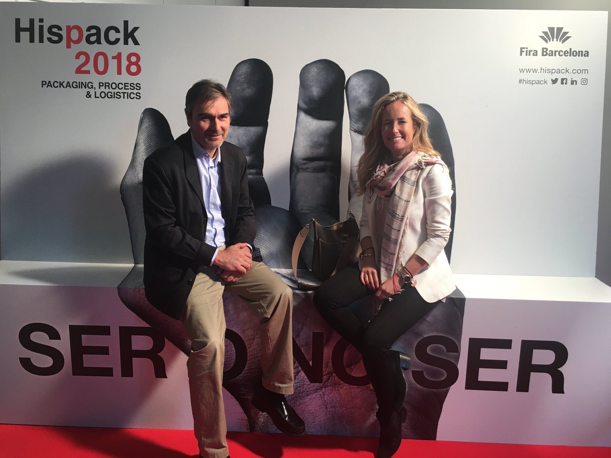 GrupoUniq's tweet photo. El equipo de @GrupoUniq visitando la feria de @Hispackbcn 

#garantía #calidad #cartón #hispack2018 https://t.co/CG1WM6g9uY