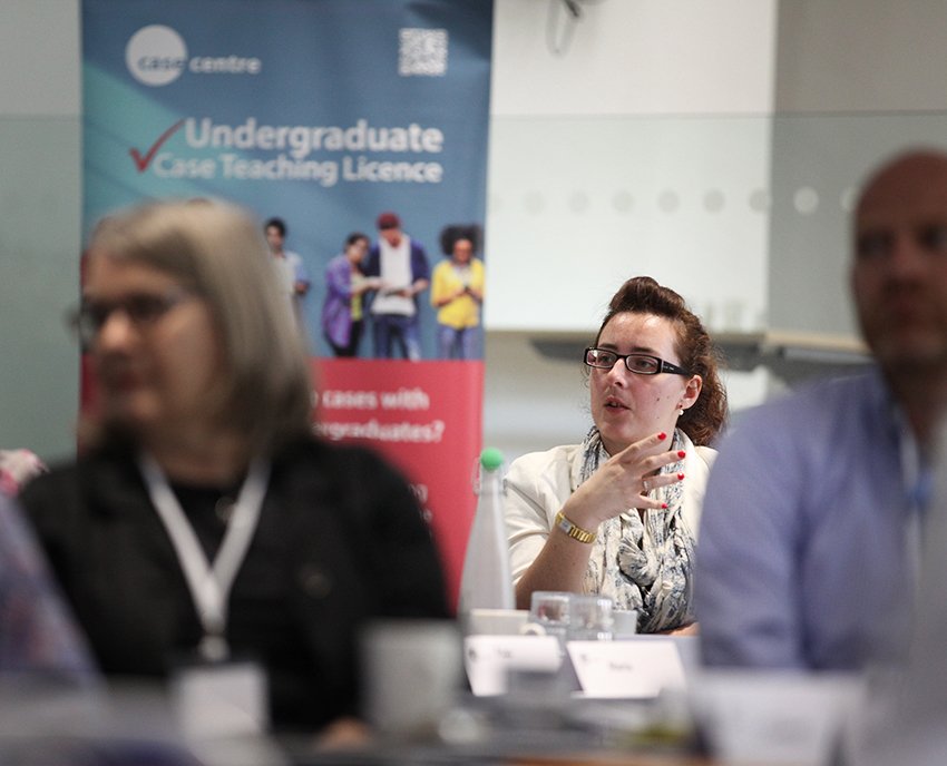 Scott finishing the sample case class session demonstrating the case teaching plan template that works for him, ideal teaching note length and the Undergraduate Case Teaching Licence. #UndergradsAndCases