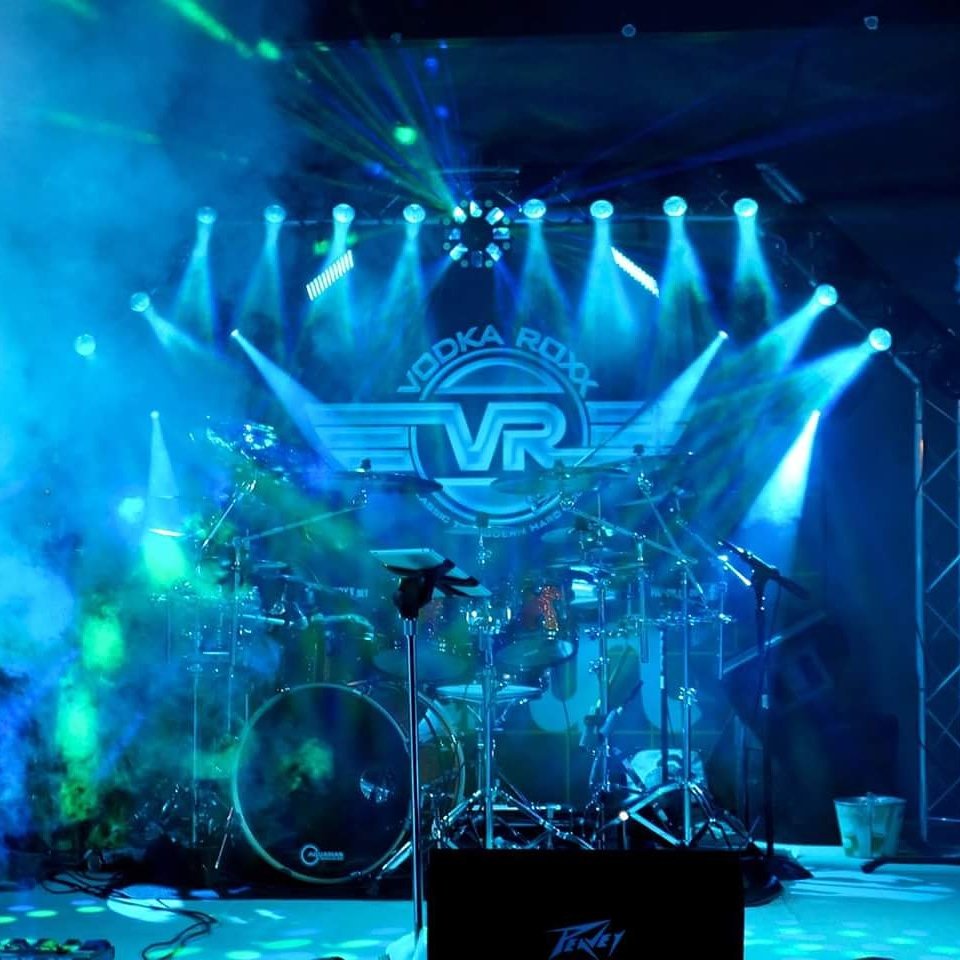 VodkaROXX's tweet photo. TGIF! Come kick off the weekend with Vodka Roxx's high-octane mix of classic, pop, and alternative rock!
https://t.co/EmDpG8SsOn https://t.co/txmKckK0ta